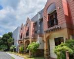 Manora Apartments and Guest House