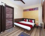 OYO 10137 Hotel Vaishnavi