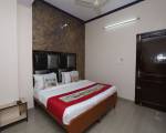 OYO 10347 Hotel Deepak