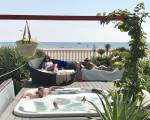 LUX Beach House Barcelona with Pool & Hot Tub, Beach Access