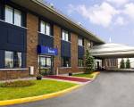 Travelodge by Wyndham Montreal Airport