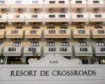 Resort De Crossroads