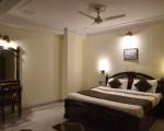 OYO 10432 Hotel Swaran Palace