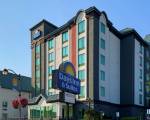 Days Inn & Suites by Wyndham Niagara Falls Centre St. By the Falls