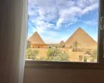 3 Pyramids View Inn