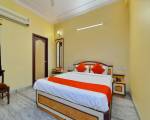 OYO 11415 Hotel Raj Laxmi