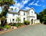 Muntham Holiday Apartments & Town House