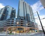 Melbourne Docklands Luxury Seaview Apartment