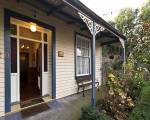 Christchurch City & Country Cottages - Brockworth Cottage
